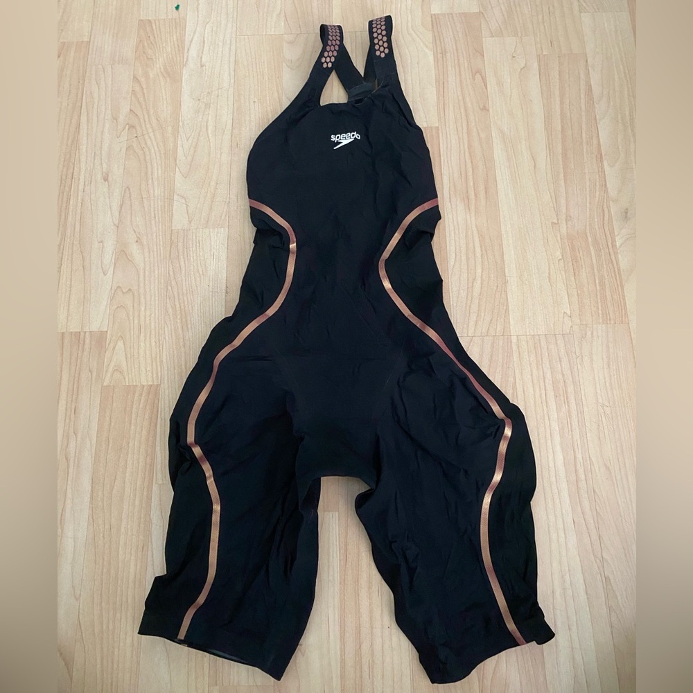 Speedo kneeskin valor size 23
